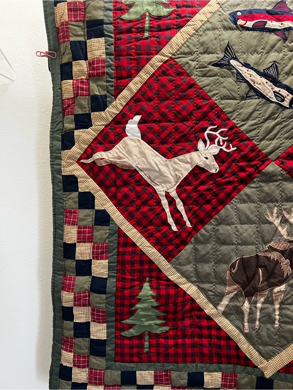 Rustic Lodge Wildlife Quilt - Red & Green